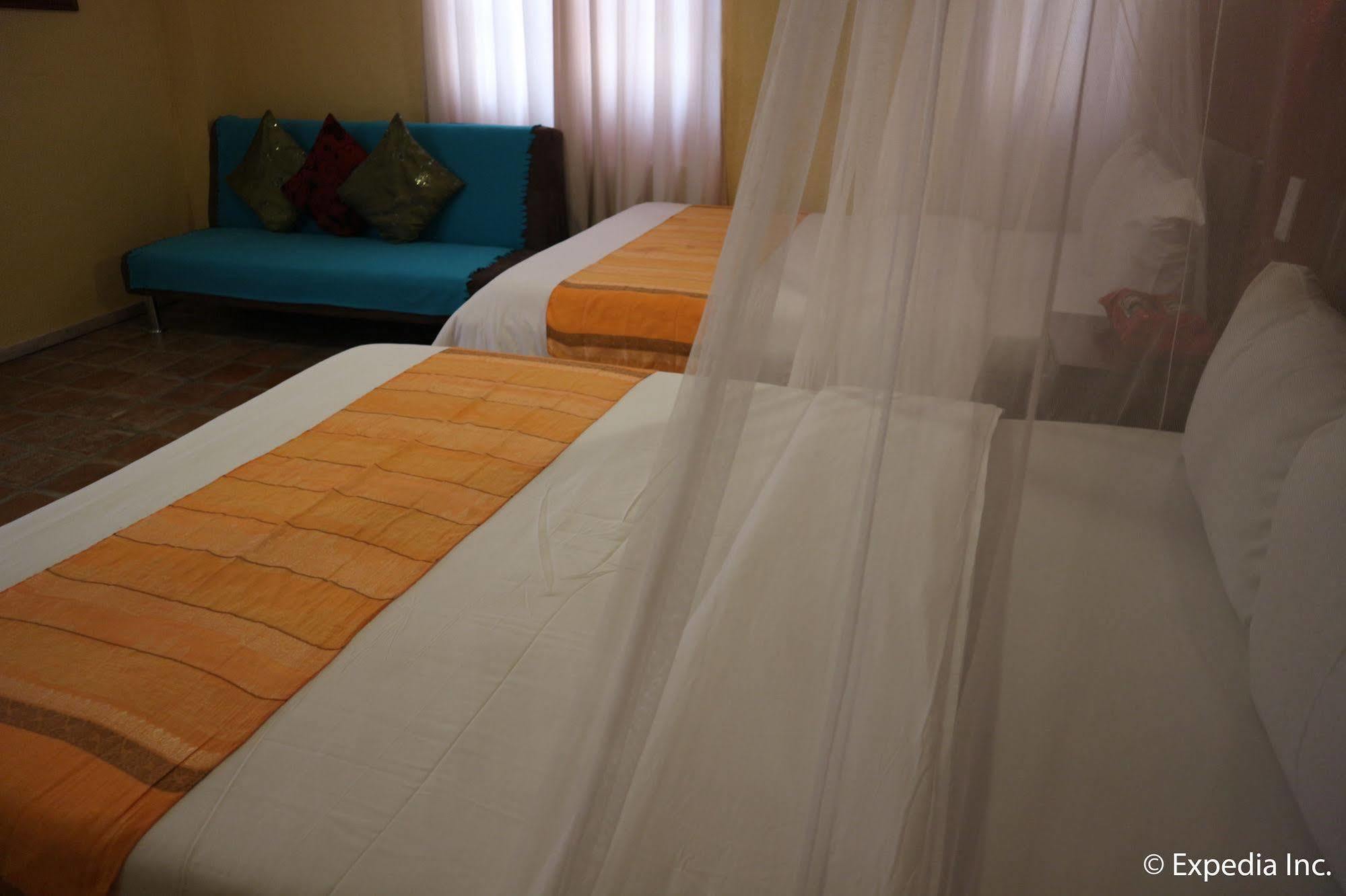 Hotel Sun Beachfront & 3*